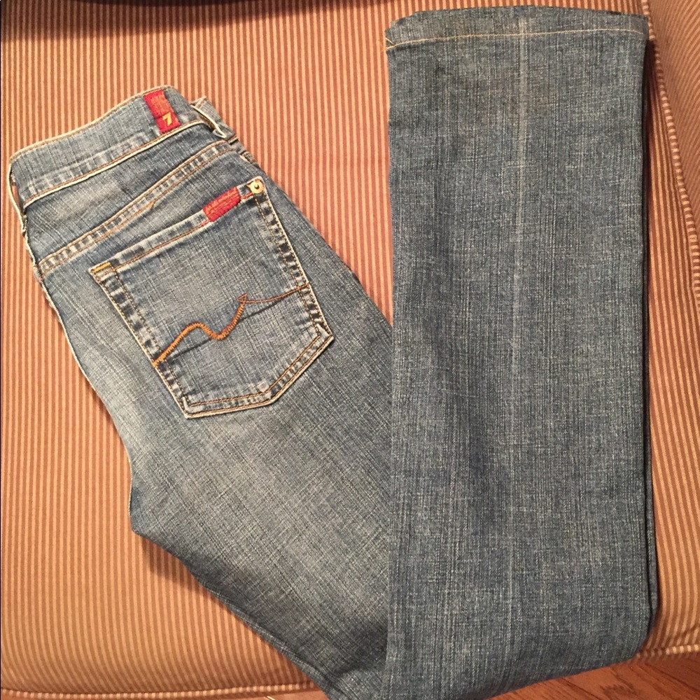 7FAM Bootcut size 26 jeans